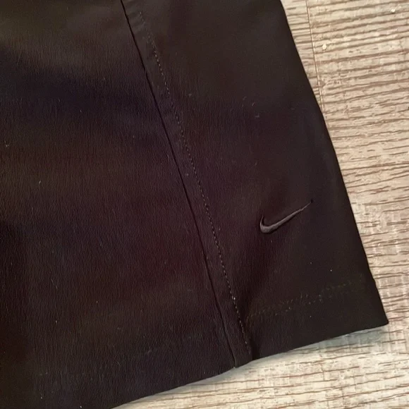 Black Nike shorts size small - Picture 2 of 5